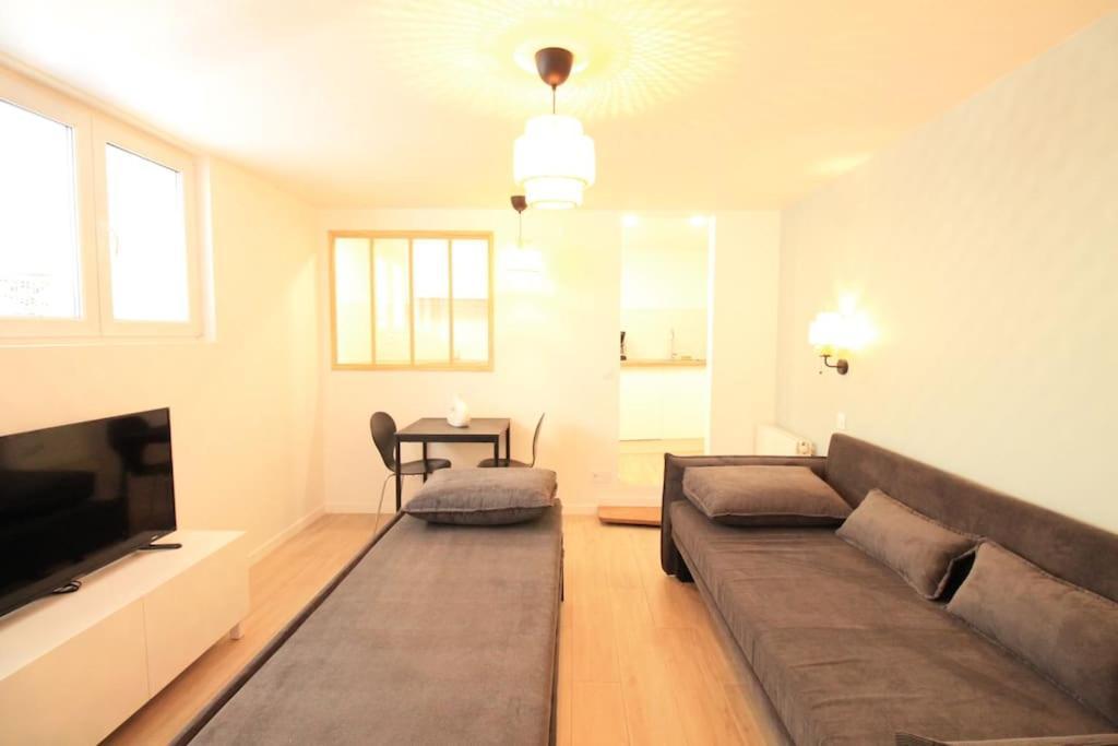 Apartment Disponible - Entier Renove - Canape Lit Emma - Rerb, 5mn Paris - 2 Pers - Parking Rue Gratuit - Equipe - 1er Etage - 3