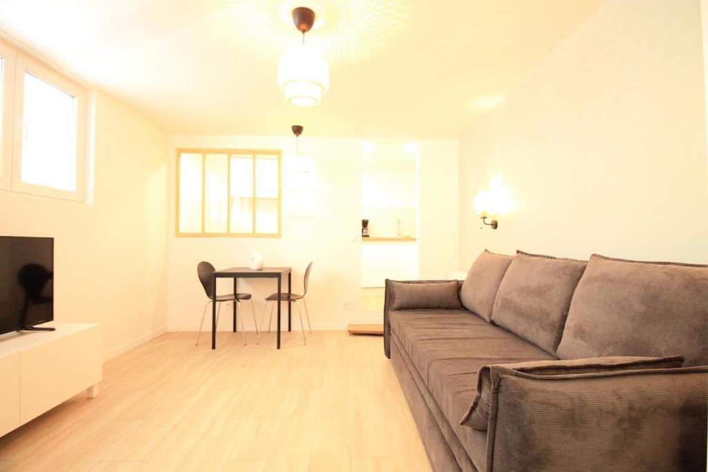 Apartment Disponible - Entier Renove - Canape Lit Emma - Rerb, 5mn Paris - 2 Pers - Parking Rue Gratuit - Equipe - 1er Etage - 3 Arcueil
