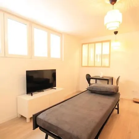 Disponible - Appartement Entier Renove - Canape Lit Emma - Rerb, 5Mn Paris - 2 Pers - Parking Rue Gratuit - Tout Equipe - 1Er Etage - 3 Arcueil Exterior photo