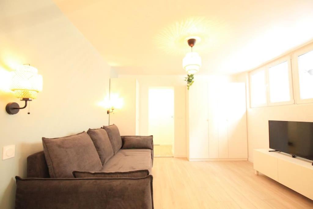 Disponible - Entier Renove - Canape Lit Emma - Rerb, 5mn Paris - 2 Pers - Parking Rue Gratuit - Equipe - 1er Etage - 3 Arcueil