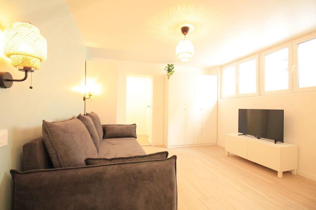 Disponible - Entier Renove - Canape Lit Emma - Rerb, 5mn Paris - 2 Pers - Parking Rue Gratuit - Equipe - 1er Etage - 3 Apartment
